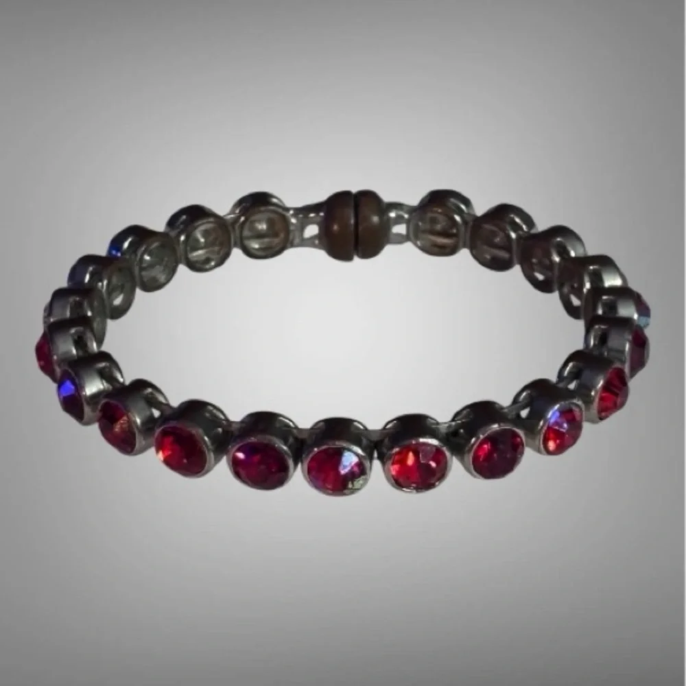 🌼Paparazzi “Sugar Coated Sparkle” Red Cabochon Bangle - Picture 4 of 5